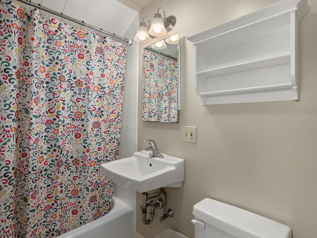 545 Old Hollow Road Ferrisburgh VT 05473