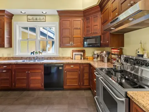 545 Old Hollow Road Ferrisburgh VT 05473