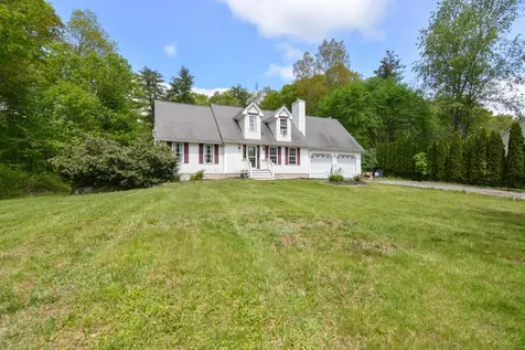 15 Morningside Drive Derry NH 03038