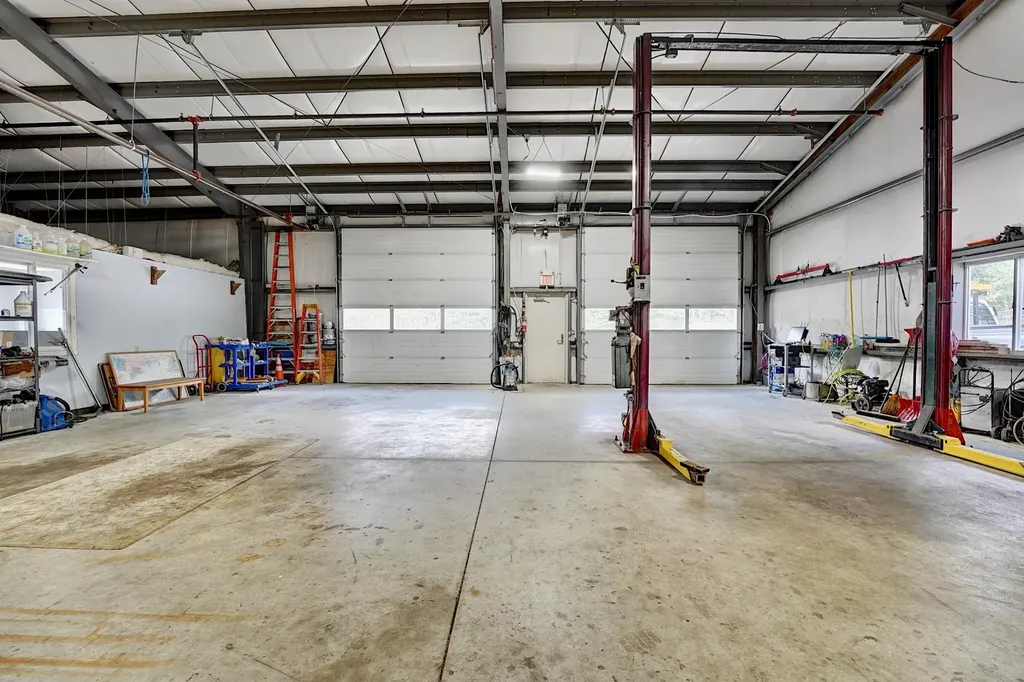 5 Infinity Drive Raymond NH 03077