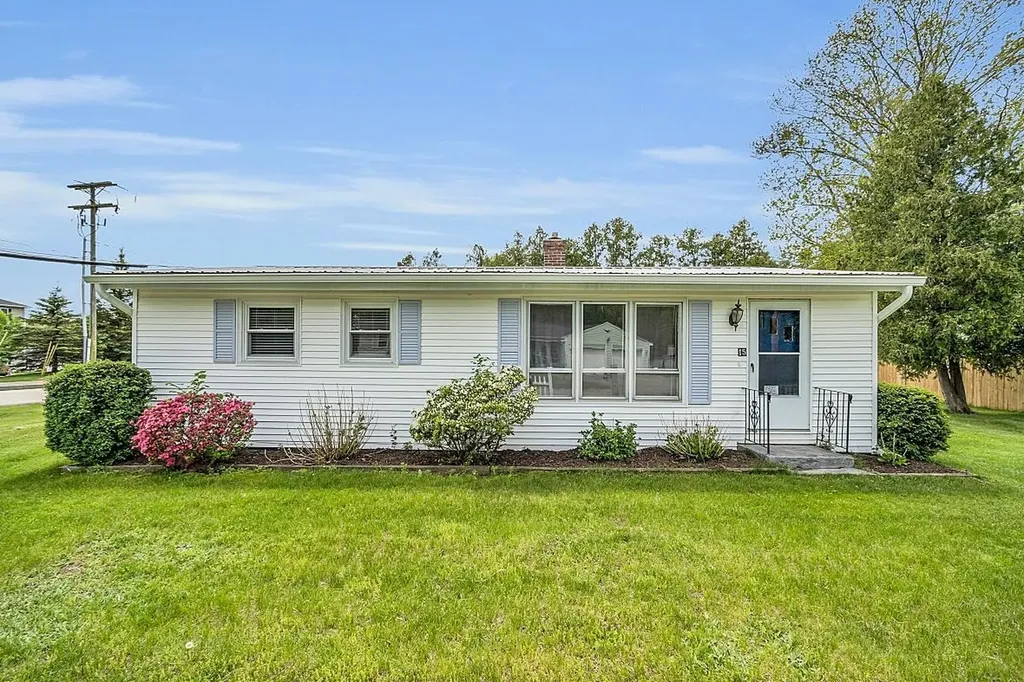 15 Pine Street Merrimack NH 03054