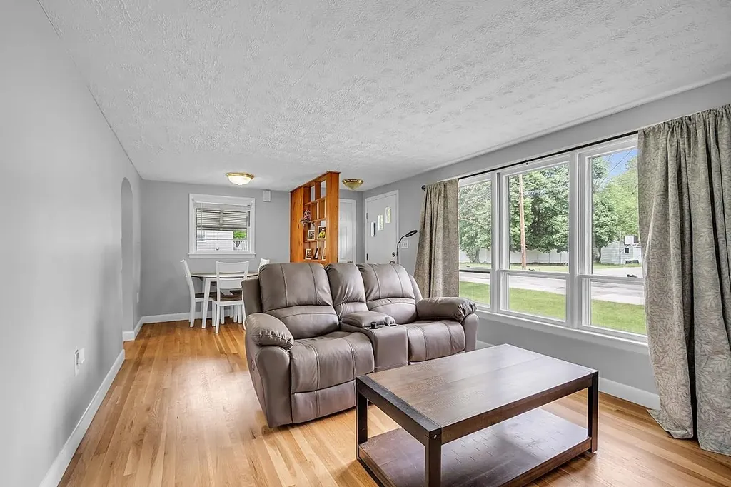 15 Pine Street Merrimack NH 03054