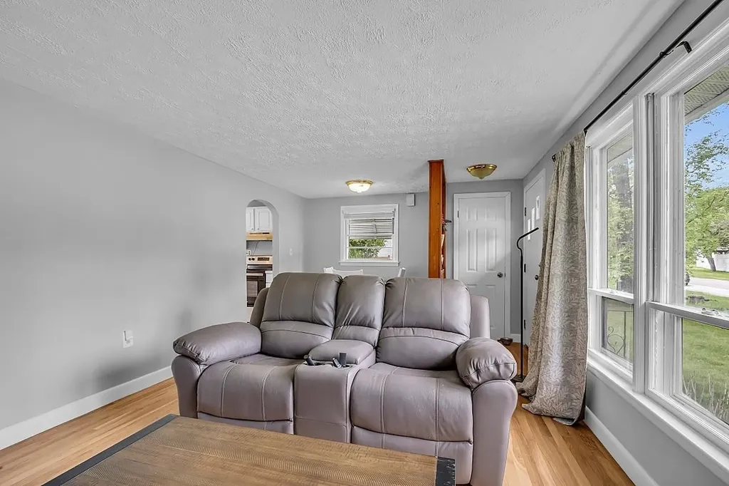15 Pine Street Merrimack NH 03054