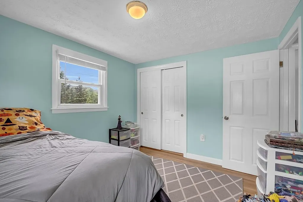 15 Pine Street Merrimack NH 03054