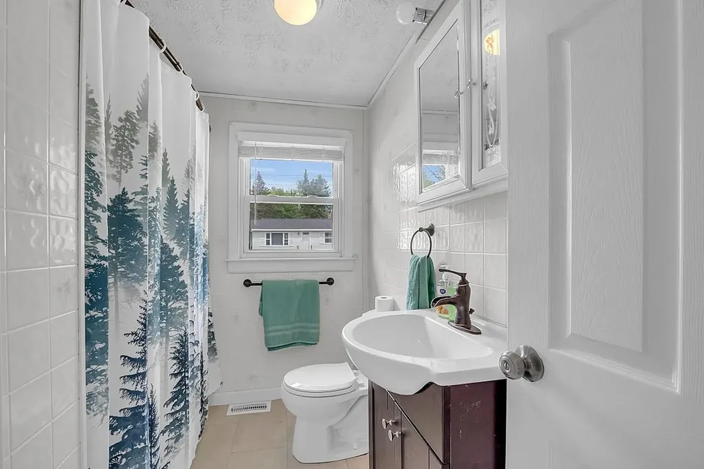 15 Pine Street Merrimack NH 03054