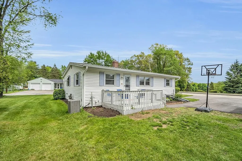 15 Pine Street Merrimack NH 03054