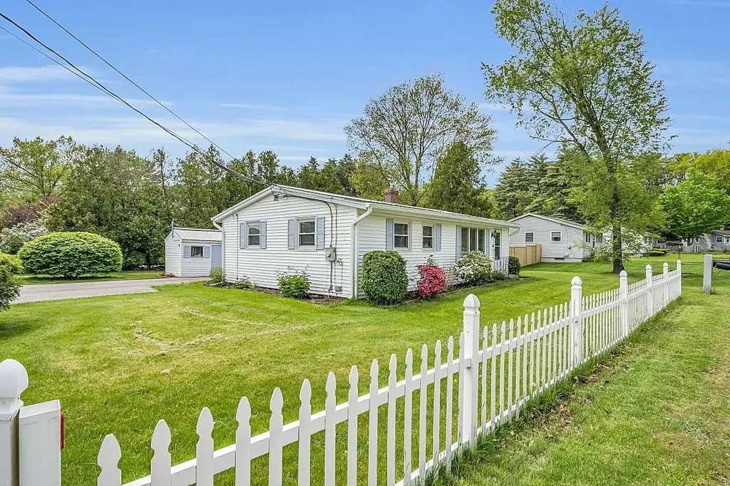 15 Pine Street Merrimack NH 03054