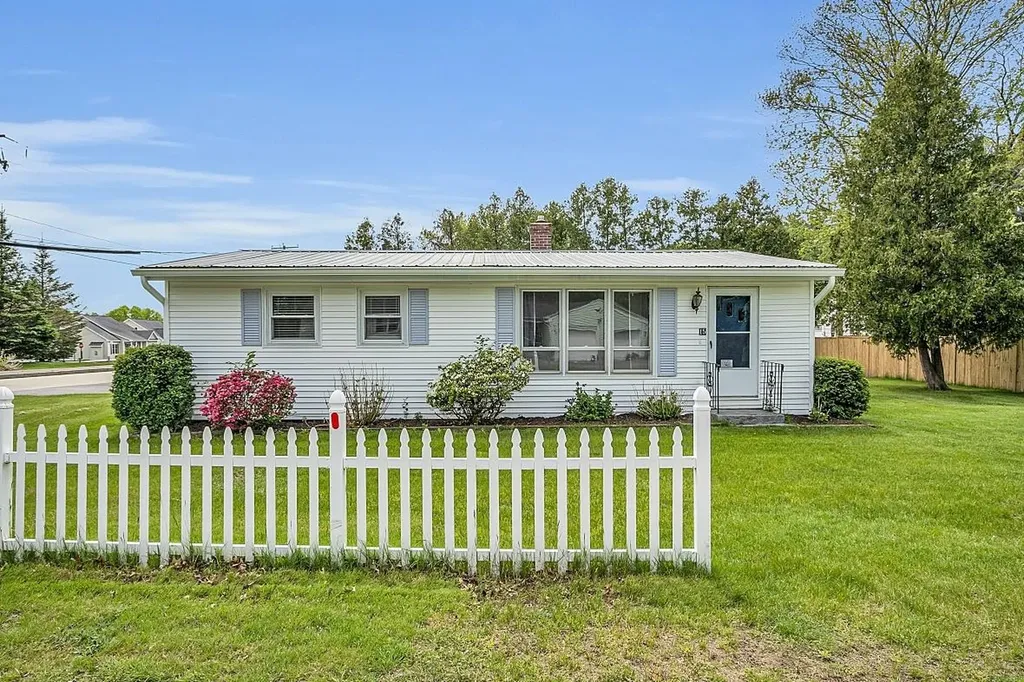 15 Pine Street Merrimack NH 03054