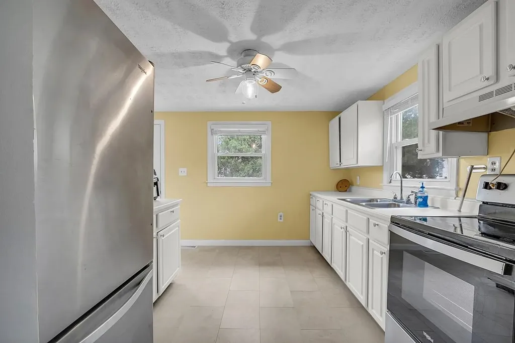 15 Pine Street Merrimack NH 03054