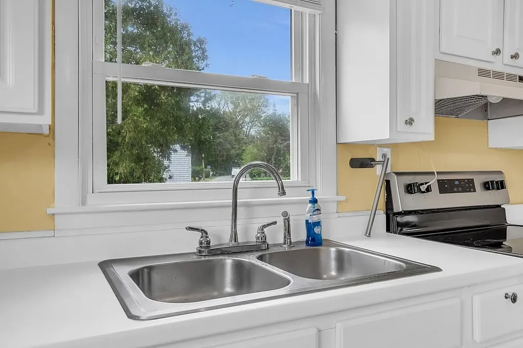 15 Pine Street Merrimack NH 03054