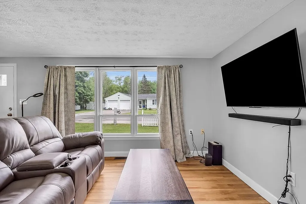 15 Pine Street Merrimack NH 03054