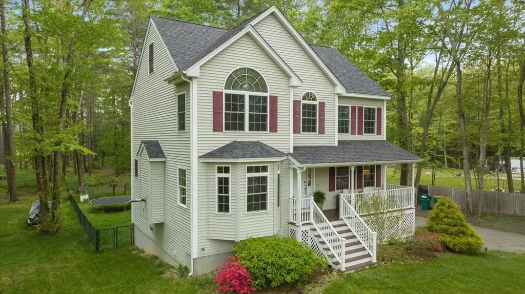 47 New Boston Road Kingston NH 03848