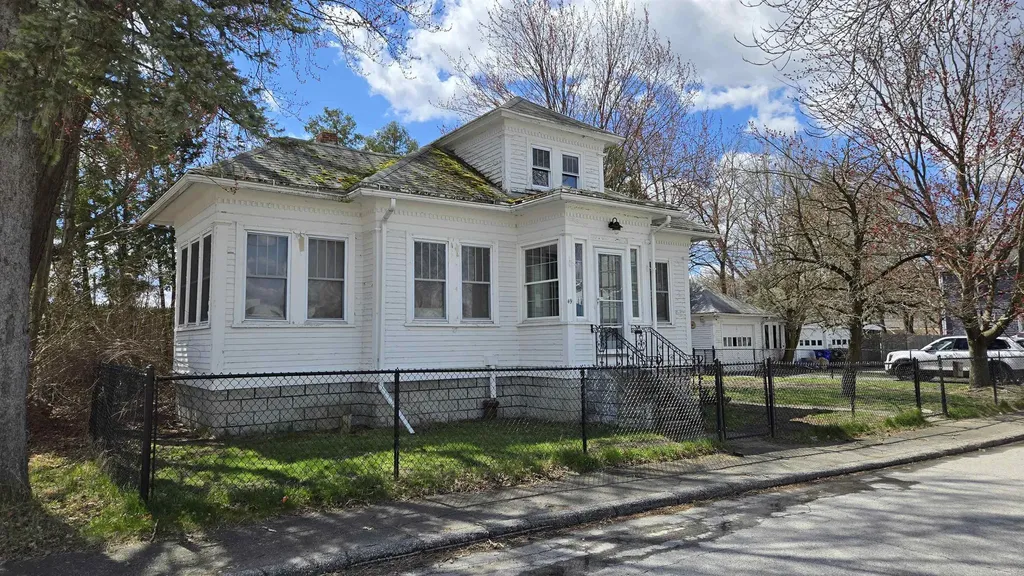 49 Warsaw Avenue Manchester NH 03103