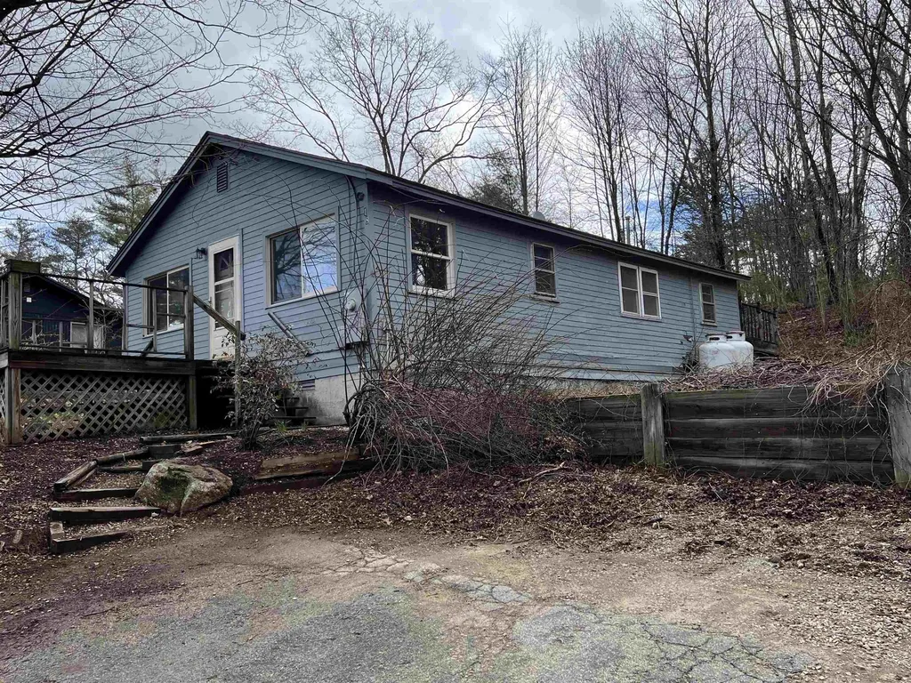 18 Concord Drive Webster NH 03303