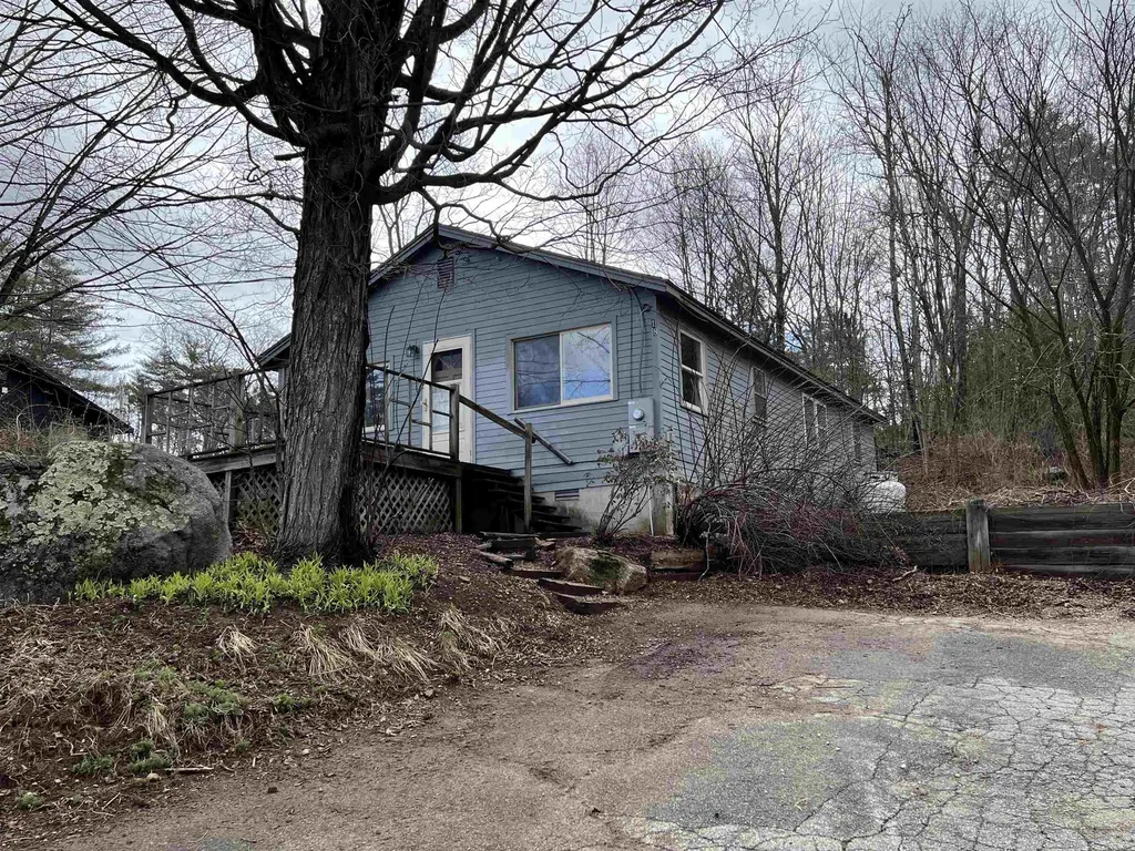 18 Concord Drive Webster NH 03303