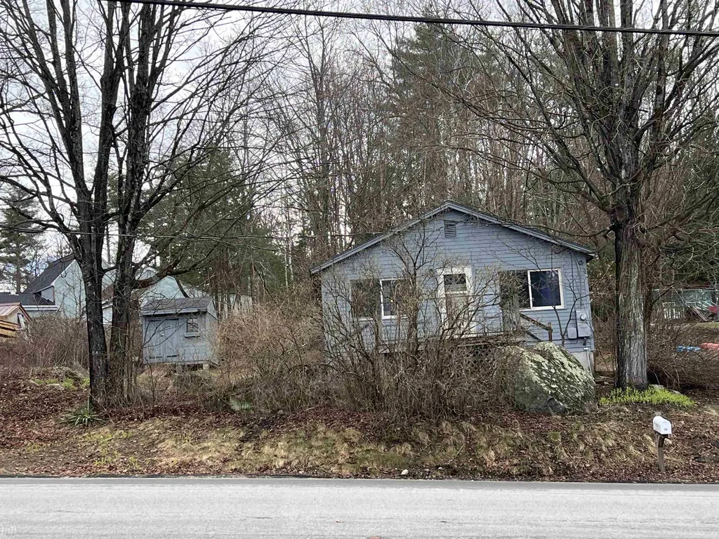 18 Concord Drive Webster NH 03303