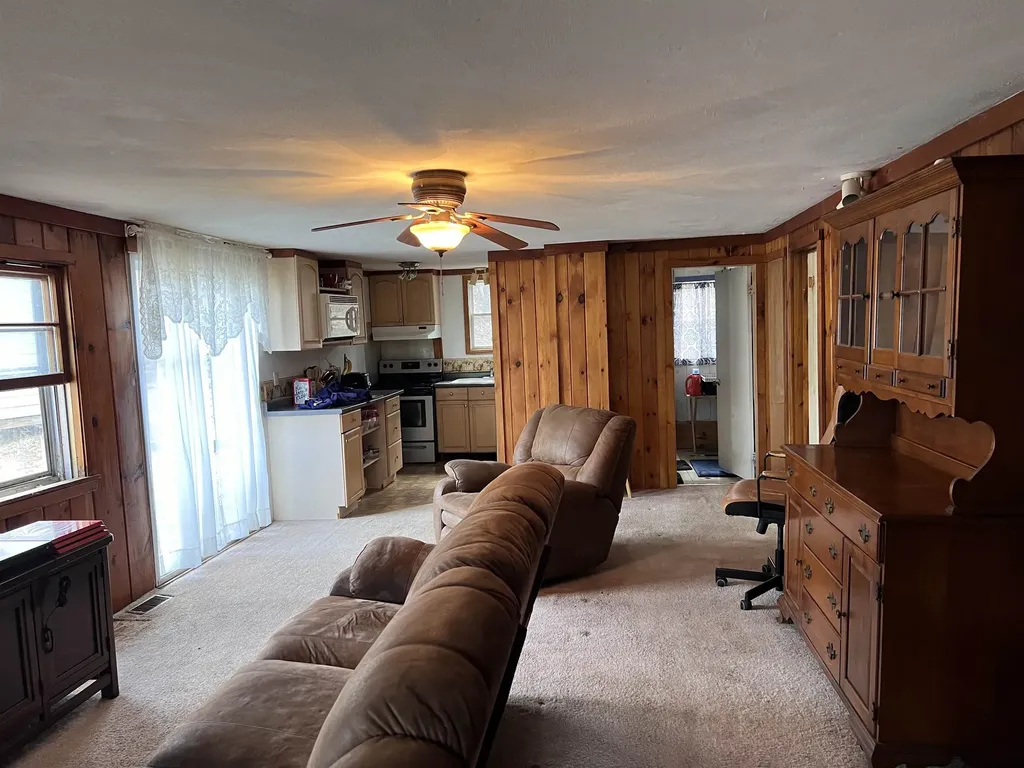 18 Concord Drive Webster NH 03303