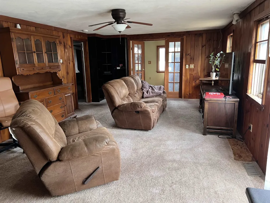 18 Concord Drive Webster NH 03303