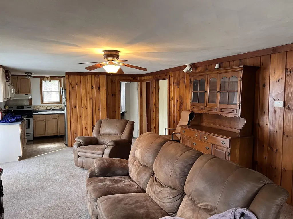 18 Concord Drive Webster NH 03303