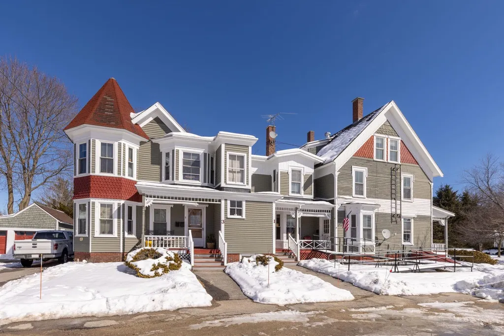66 Summer Street Rochester NH 03867