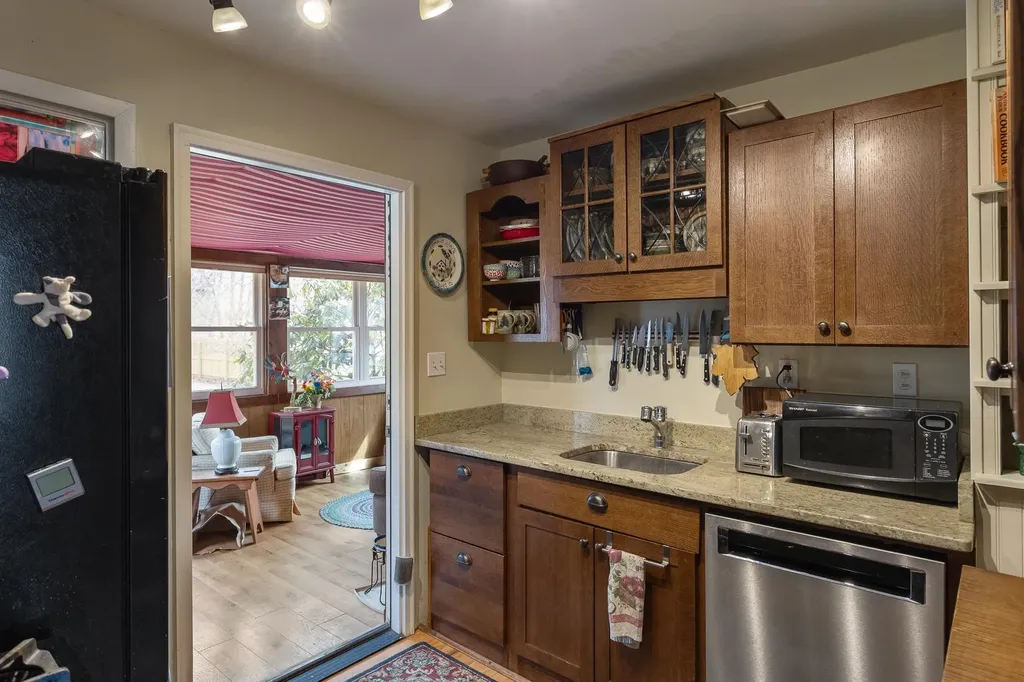 18 Stanbury Road Burlington VT 05408