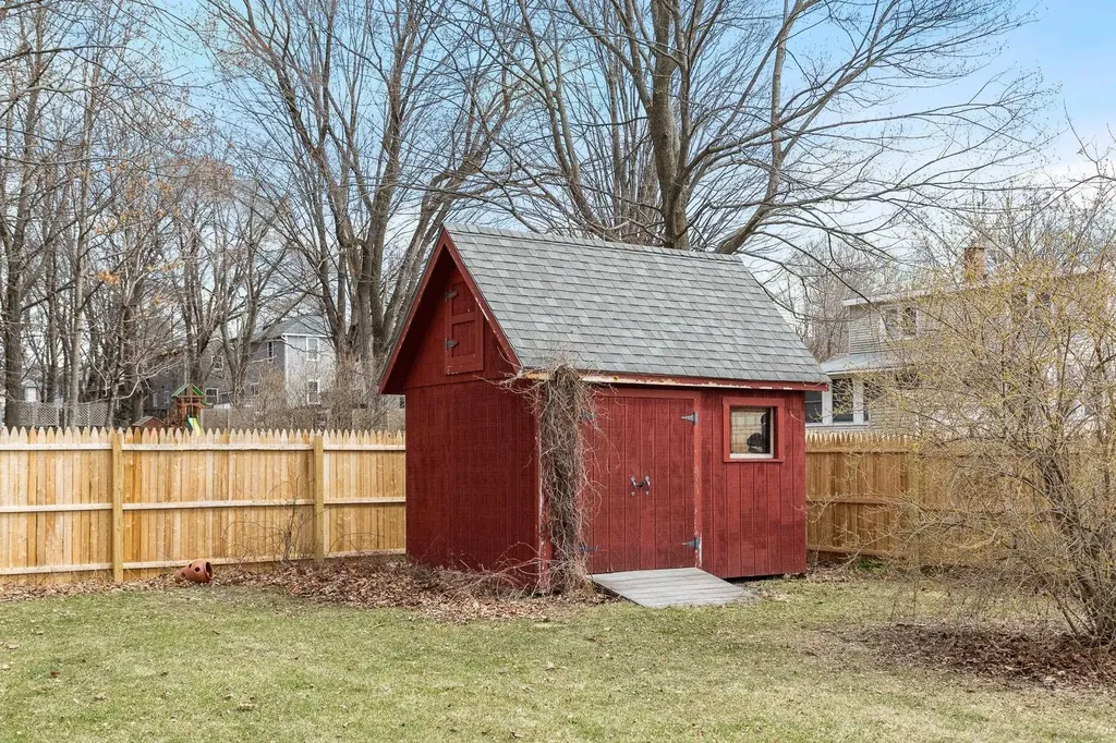 18 Stanbury Road Burlington VT 05408