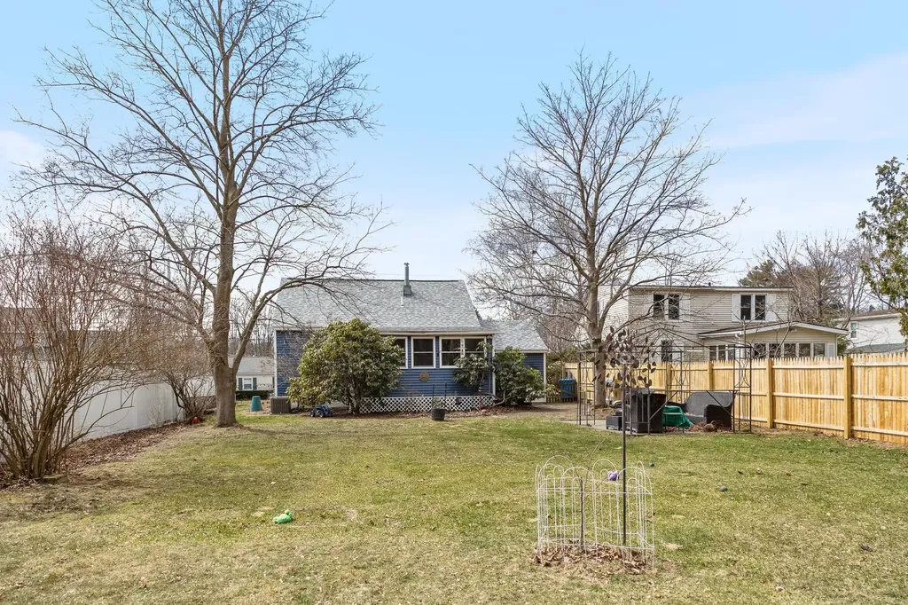 18 Stanbury Road Burlington VT 05408