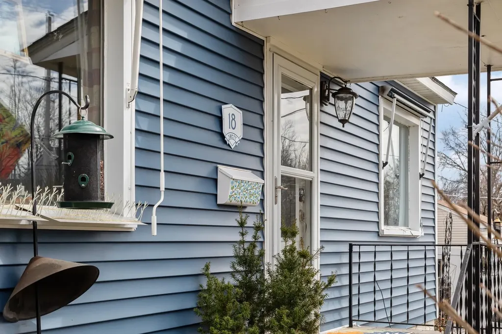 18 Stanbury Road Burlington VT 05408