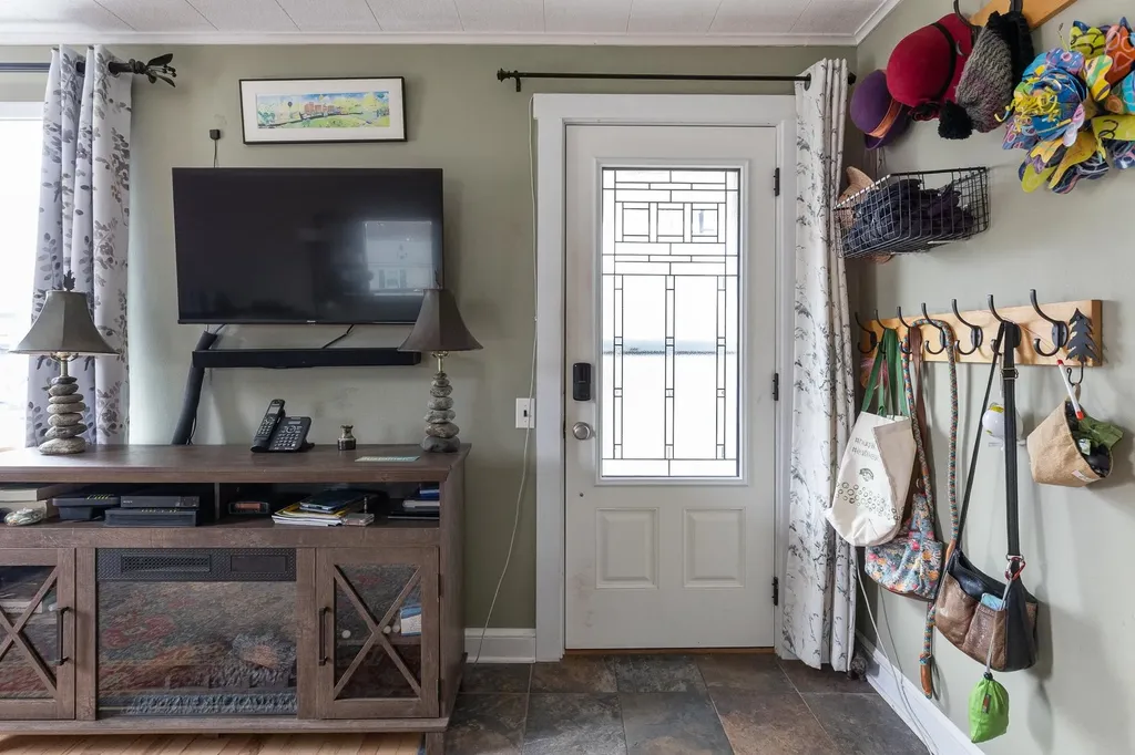 18 Stanbury Road Burlington VT 05408