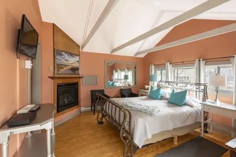 57 Main Street Woodstock NH 03262