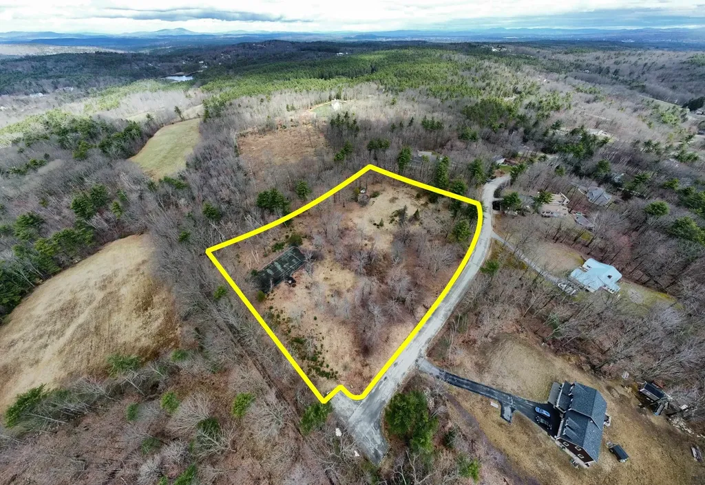 16 Hunter Drive Bow NH 03304