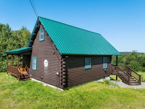 183 Cloutier's Loop Pittsburg NH 03592
