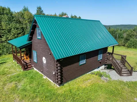183 Cloutier's Loop Pittsburg NH 03592