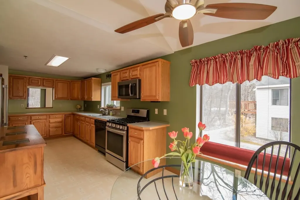 10 Balsam Court Atkinson NH 03811
