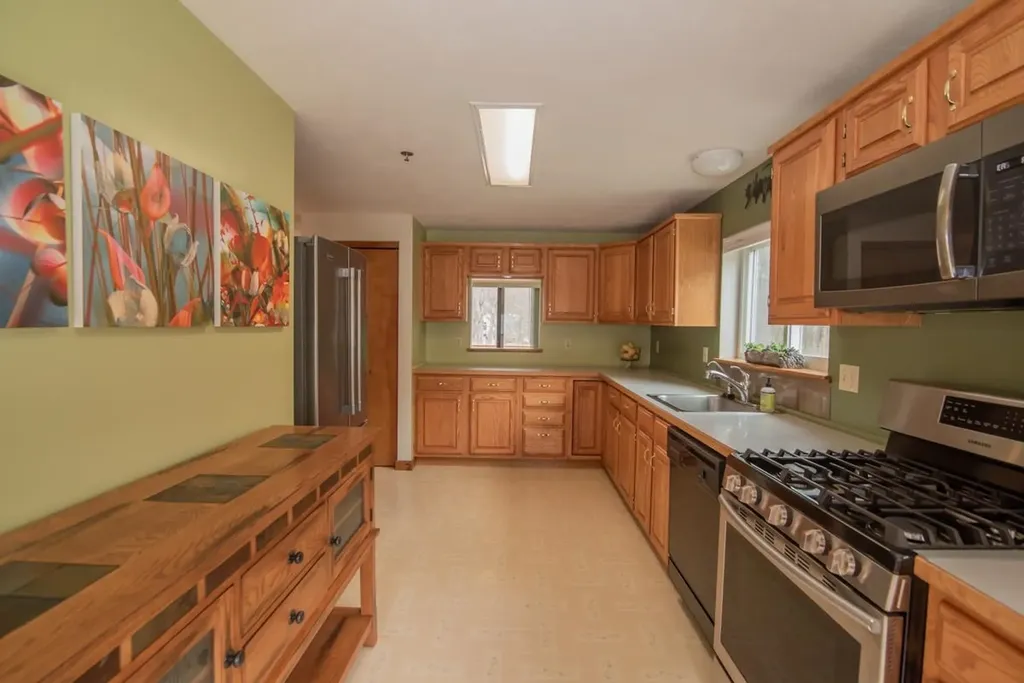 10 Balsam Court Atkinson NH 03811