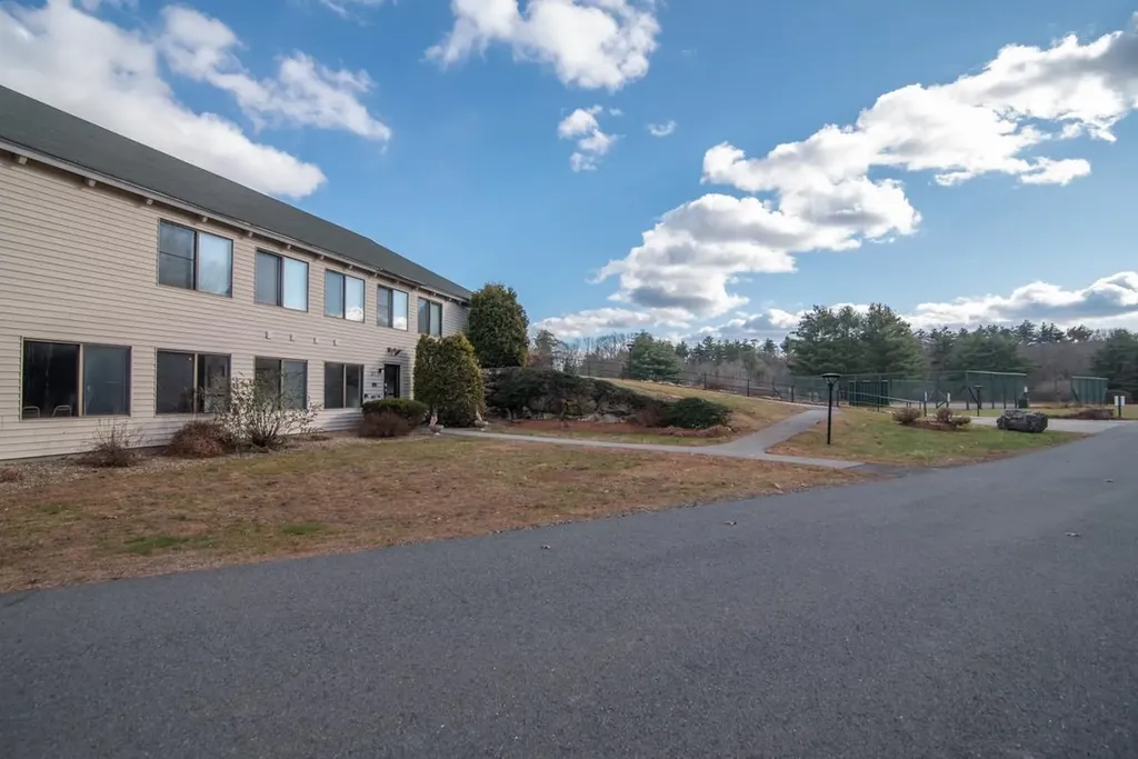 10 Balsam Court Atkinson NH 03811