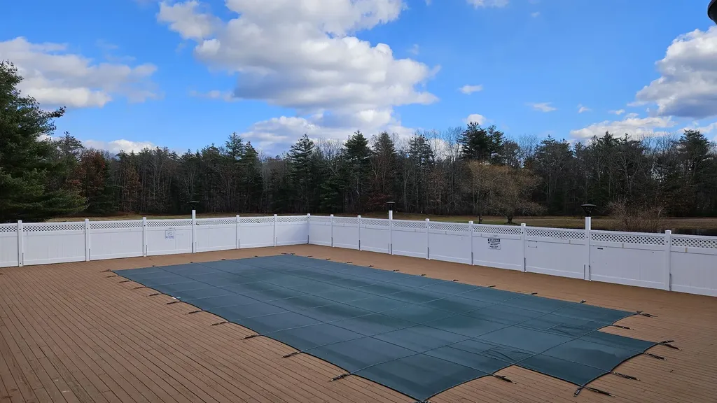 10 Balsam Court Atkinson NH 03811