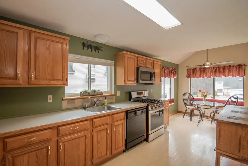 10 Balsam Court Atkinson NH 03811