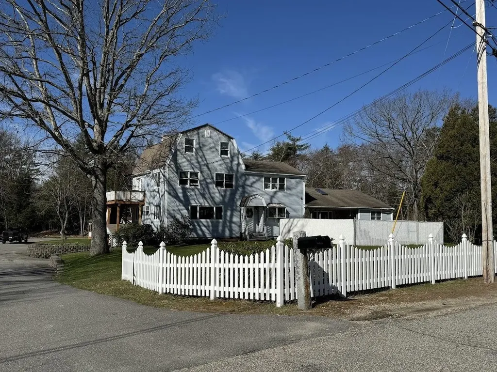 72 Chester Turnpike Hooksett NH 03106