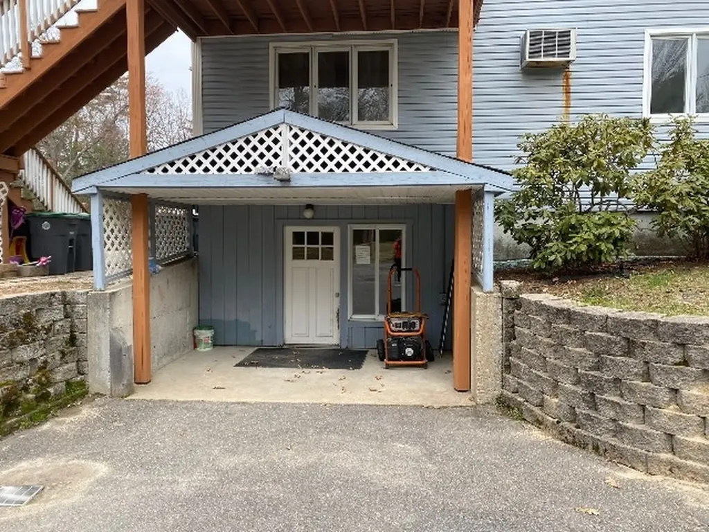 72 Chester Turnpike Hooksett NH 03106