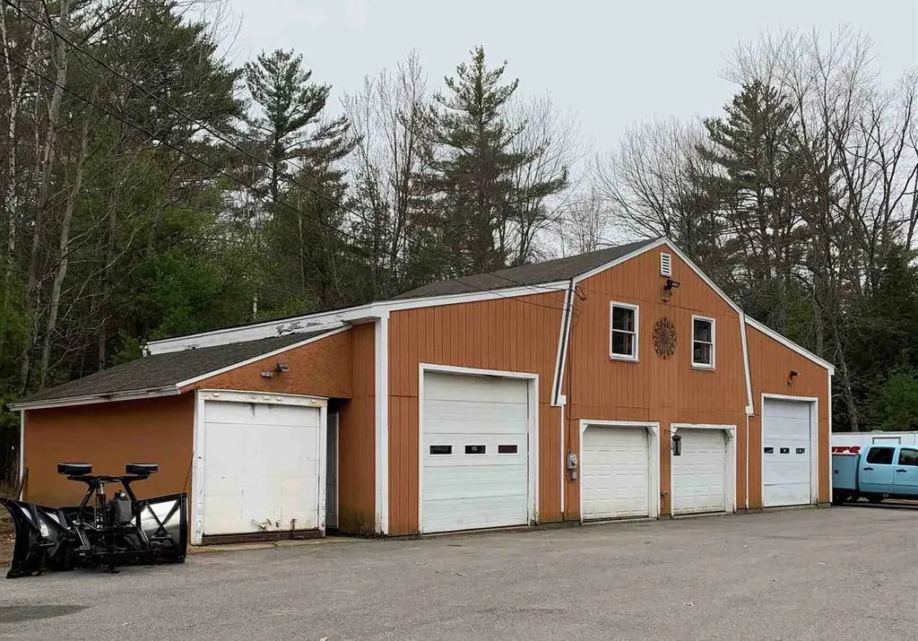 72 Chester Turnpike Hooksett NH 03106