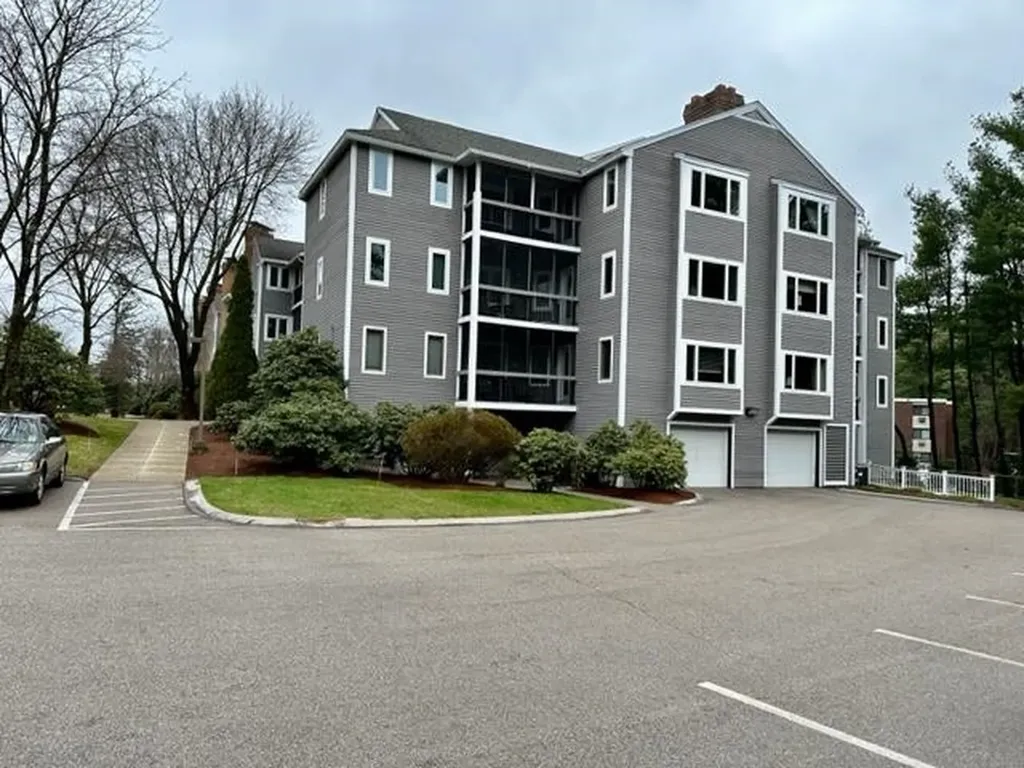 110 Coliseum Avenue Nashua, NH Real Estate Property MLS 4991273