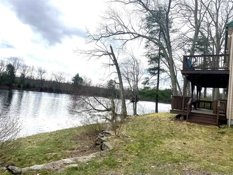 68 Island Drive Merrimack NH 03054