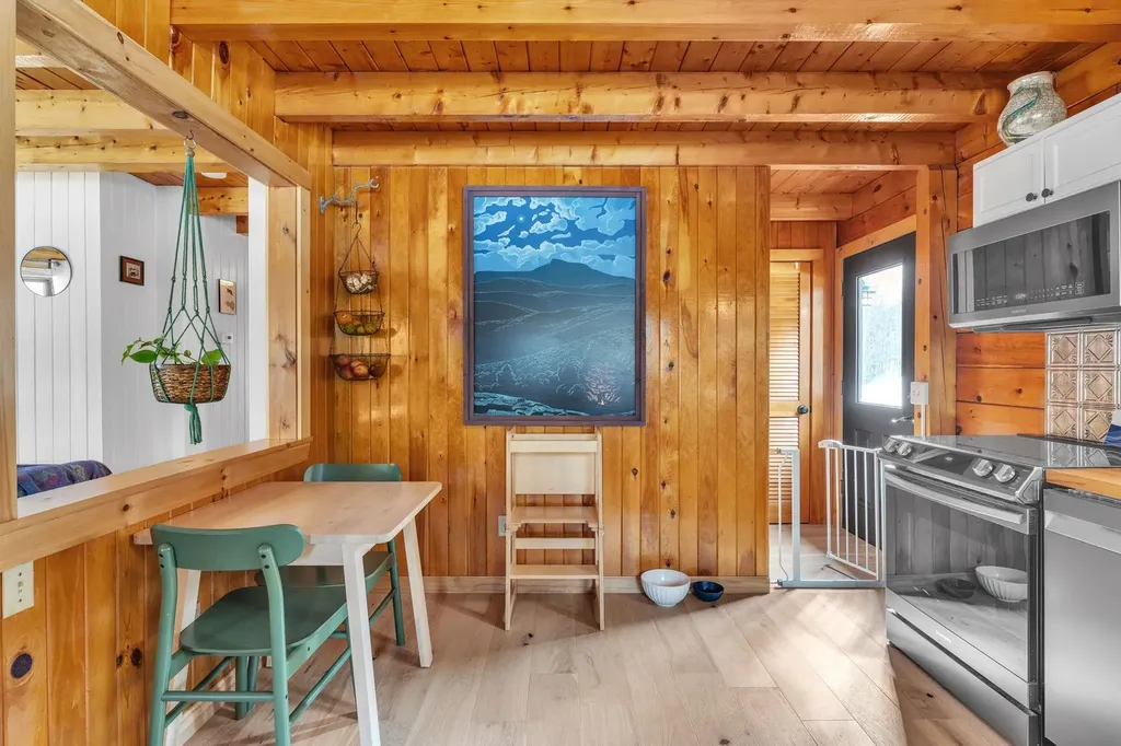 15 Knapp Drive Orange VT 05641