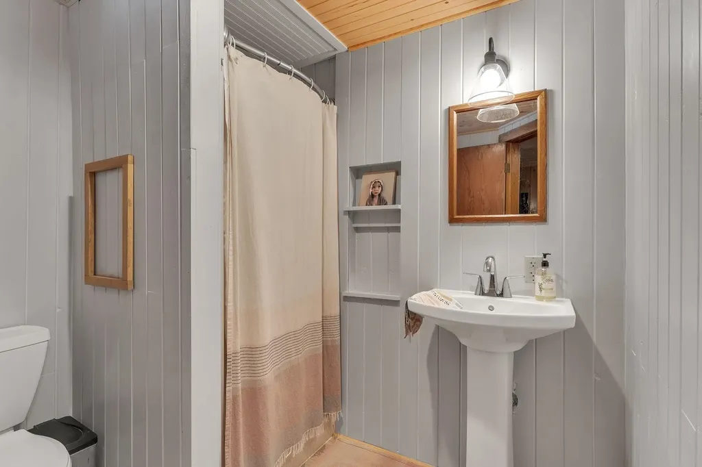 15 Knapp Drive Orange VT 05641