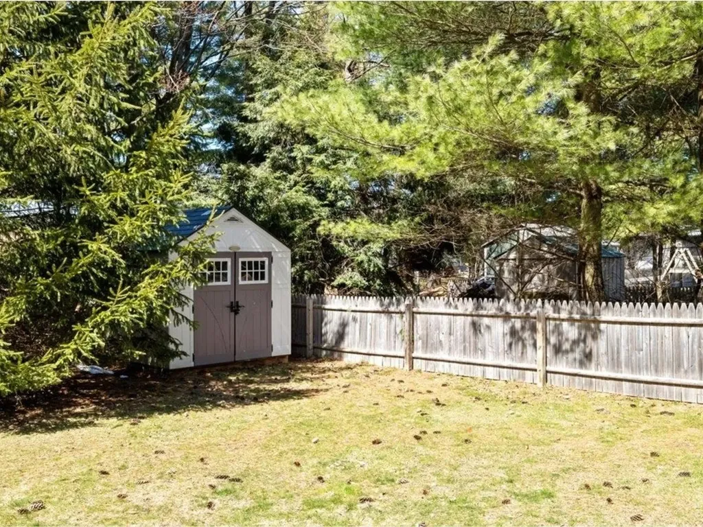 34 Blakewood Drive Georgia VT 05468