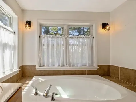 34 Blakewood Drive Georgia VT 05468