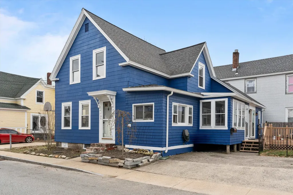 9 Pierce Street Nashua NH 03060