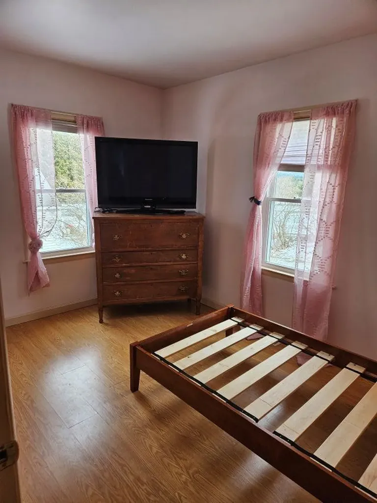 24 Leslie Avenue Claremont NH 03743