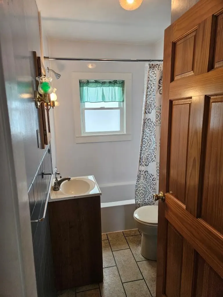 24 Leslie Avenue Claremont NH 03743